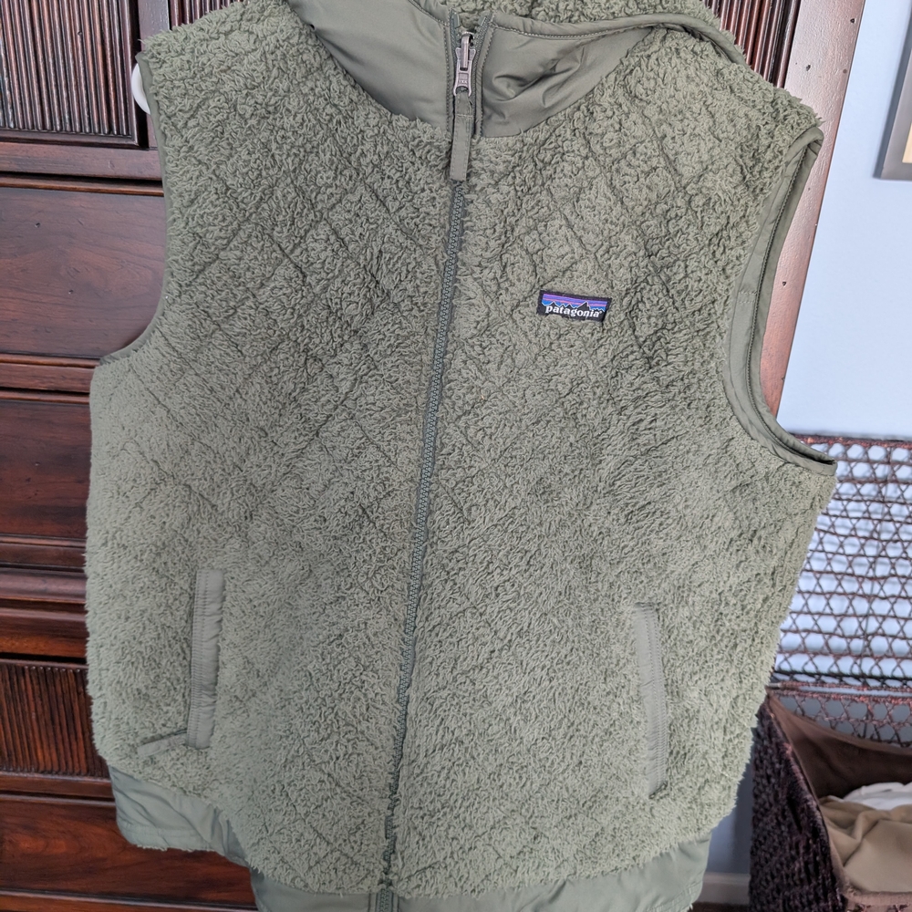Patagonia Green Quilted Vest with Stand-Up Collar
